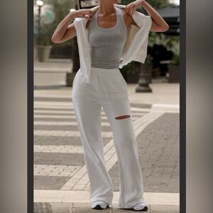My Outfit Online- CUT-OUT WIDE LEG SWEATPANTS - White Size large